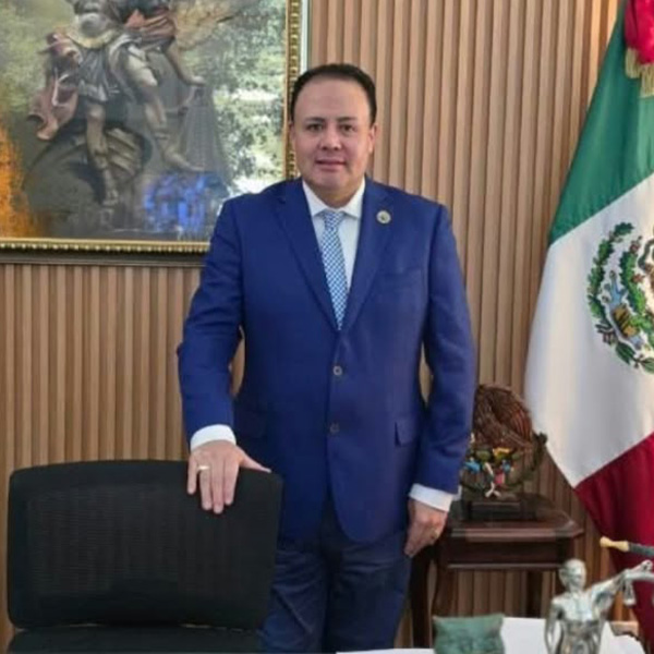 Esau Flores

